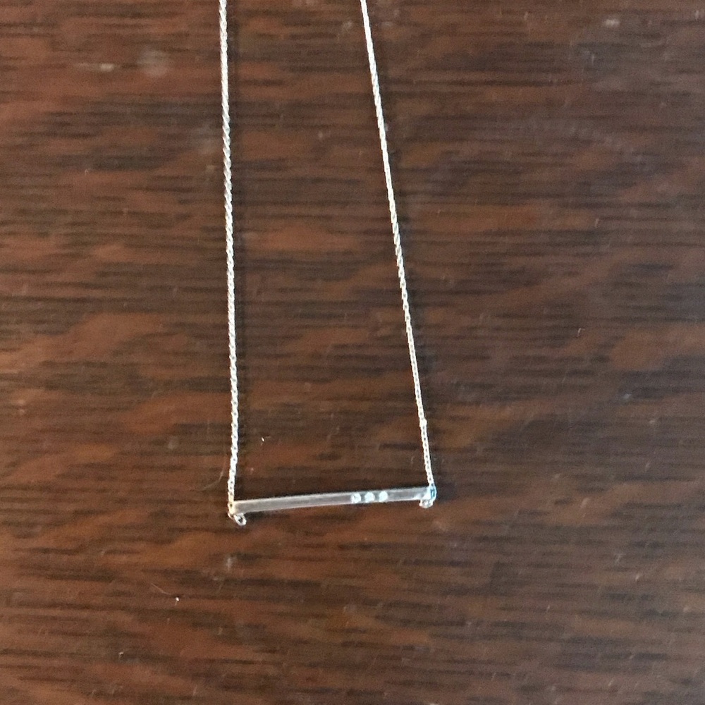 Elegant Silver Bar Necklace with Rhinestones